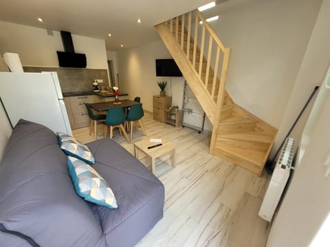 TV and multimedia, Kitchen or kitchenette, Living room