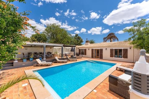 Swimming pool, sunbed