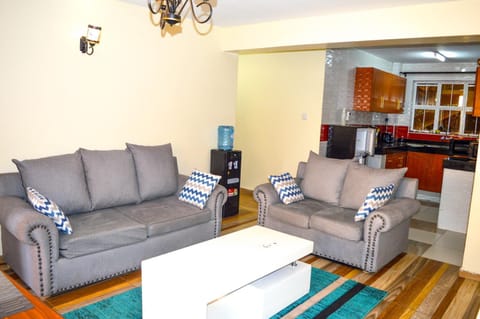 Kitchen or kitchenette, Living room, Seating area, Dining area, stove