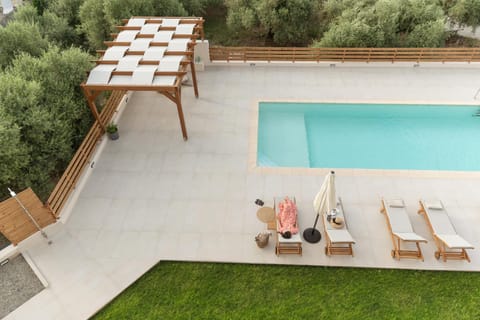 Day, Pool view, Swimming pool, sunbed