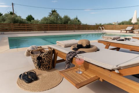 Patio, Day, Swimming pool, sunbed