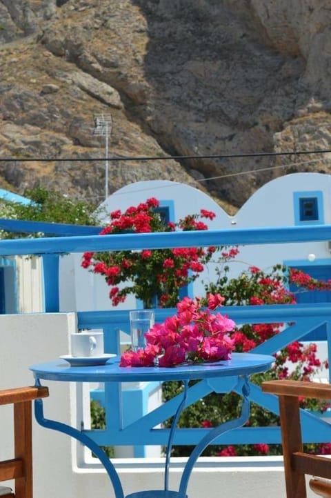 Flora Studios Perissa Santorini House in Perissa