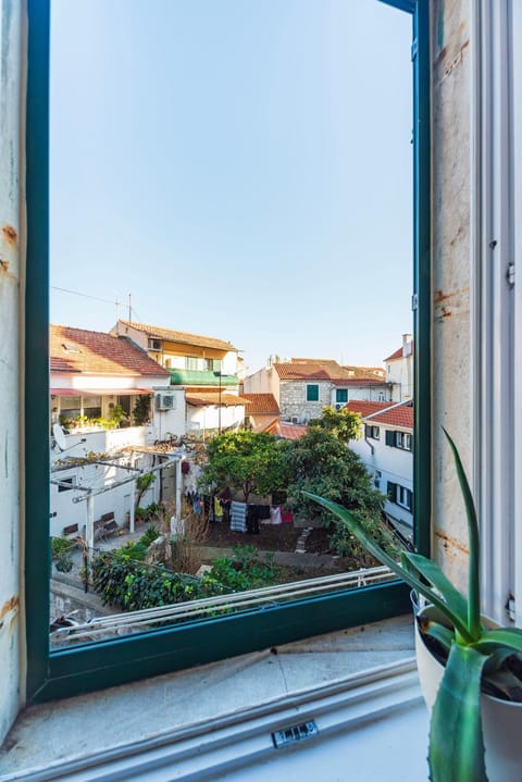 Ora, home on the sea. Apartment in Split