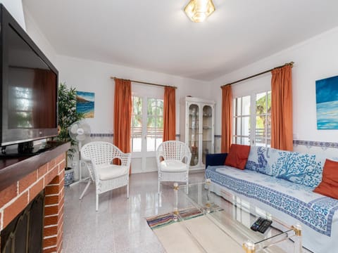 Communal lounge/ TV room, Living room, Seating area