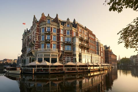 Property building, Facade/entrance, River view