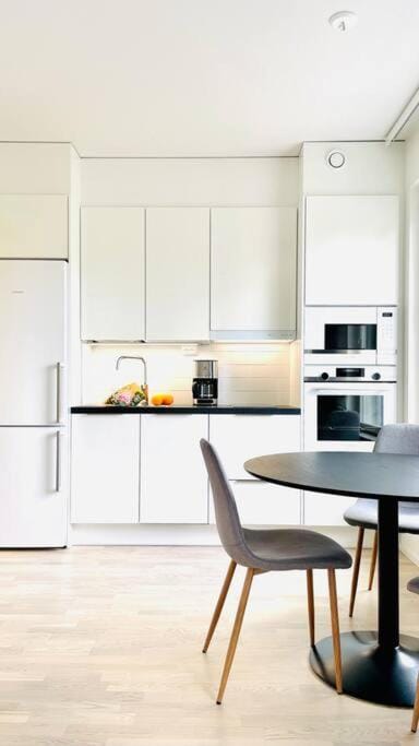 Cozy studio, easy access to Helsinki and near shopping center Apartment in Helsinki