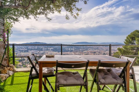 Patio, City view, Sea view