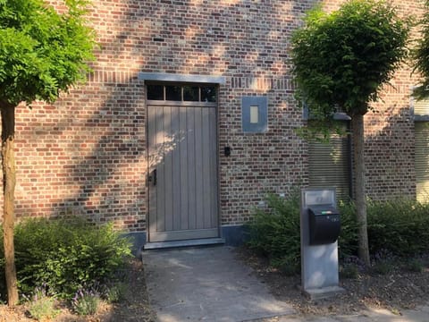 landelijke villa met zwembad en gezellige openhaard House in Flanders