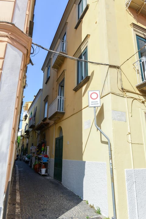 Property building, Neighbourhood, View (from property/room), Landmark view, Street view, Location, Quiet street view