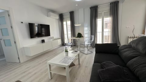Communal lounge/ TV room, Living room, Quiet street view