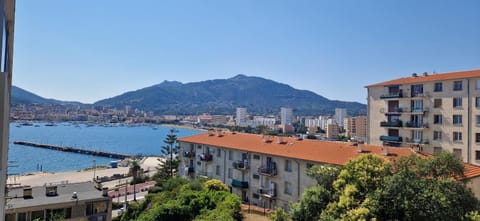 City view, Sea view