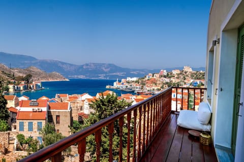 Property building, Patio, Nearby landmark, Spring, Day, Natural landscape, Summer, Fishing, Garden, Snorkeling, View (from property/room), Balcony/Terrace, Balcony/Terrace, Other, Other, Beach, Canoeing, Diving, On site, City view, City view, Garden view, Landmark view, Landmark view, Mountain view, River view, Sea view, Street view, Street view, Location, Sunrise, Sunset, Quiet street view, sunbed, sunbed
