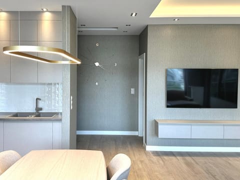 TV and multimedia, Kitchen or kitchenette, Dining area