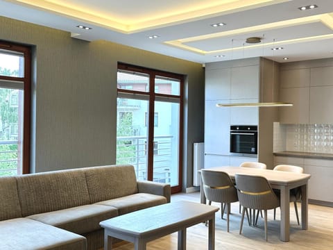 Kitchen or kitchenette, Living room, Dining area