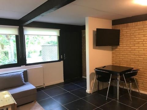 TV and multimedia, Dining area