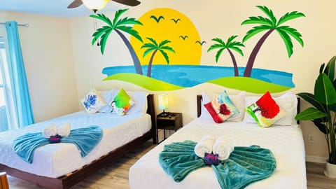 Bed, Photo of the whole room, Bedroom