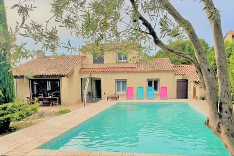 Villa au calme avec piscine proche Calanques de Cassis Villa in Carnoux-en-Provence