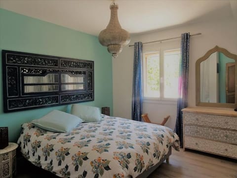 Villa au calme avec piscine proche Calanques de Cassis Villa in Carnoux-en-Provence