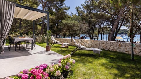 Patio, Day, Garden, Garden view, Sea view, sunbed