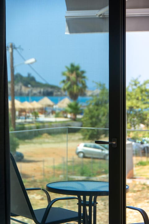 Day, Natural landscape, Balcony/Terrace