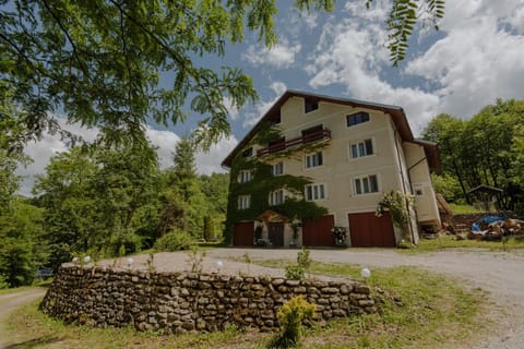 Property building, Garden view, Parking