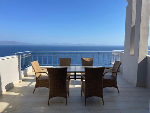 View (from property/room), Balcony/Terrace, Sea view