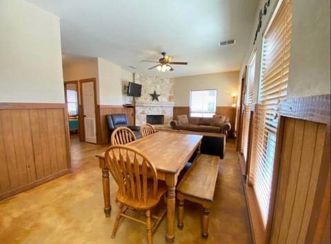 Garner State Park/Frio River Getaway in Concan Apartment in Concan