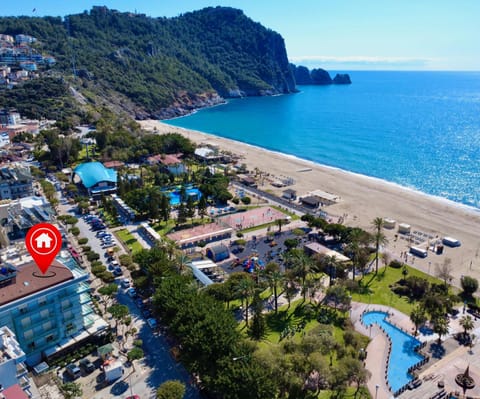 Nearby landmark, Day, Neighbourhood, Bird's eye view, Beach, Location