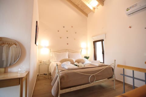 Bed, Photo of the whole room, Bedroom, towels, air conditioner