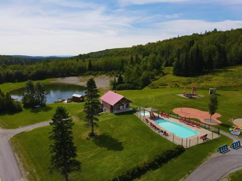 Property building, Nearby landmark, Lake view, Mountain view, Swimming pool, Swimming pool, sunbed