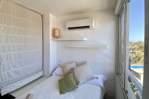 La ventana de Puerto Marina Apartment in Torremolinos