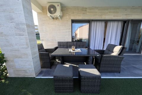 Balcony/Terrace, Seating area, Dining area