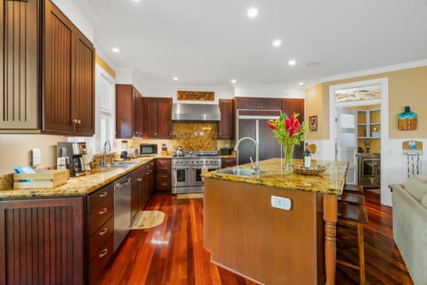 1730 Kaleka 4 Bed Poipu House, Guest House walk to Beach House in Poipu