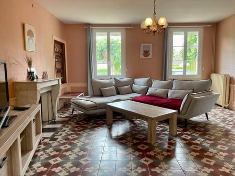 La maison bleue House in Centre-Val de Loire