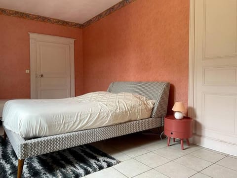 La maison bleue House in Centre-Val de Loire