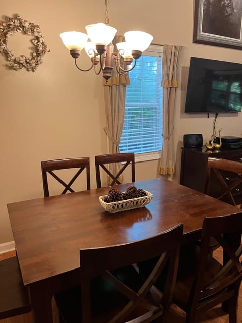 The Grindle Bridge Cabin Cabin in White County