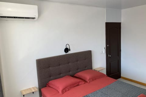 Bed, Photo of the whole room, Bedroom, air conditioner