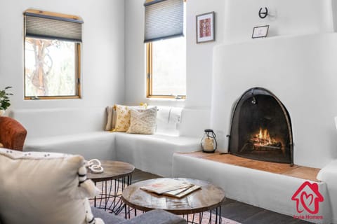 Hillside Haven Retreat - A Placitas Irvie Home House in New Mexico