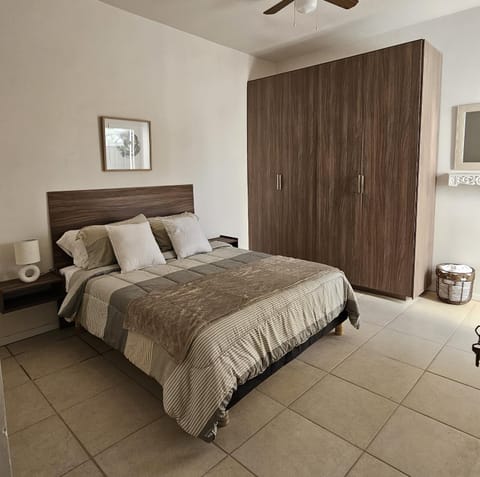 Photo of the whole room, Bedroom, fireplace, wardrobe