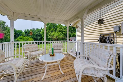 Charming Smiths Grove Home Near Cave Tours! House in Kentucky