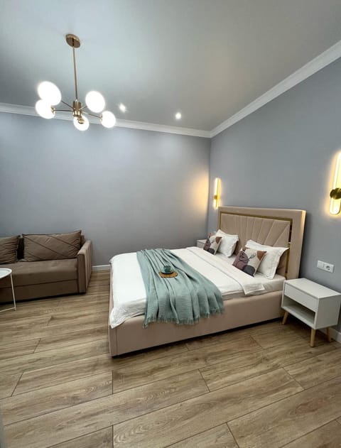 Bed, Living room, Photo of the whole room, Bedroom