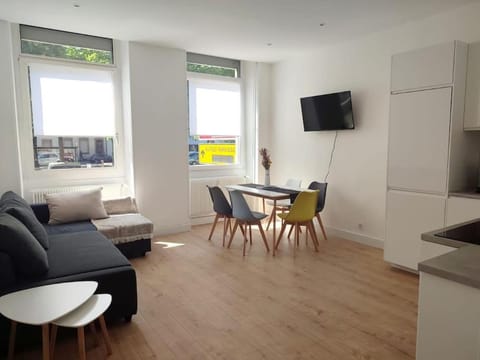 Communal lounge/ TV room, Dining area