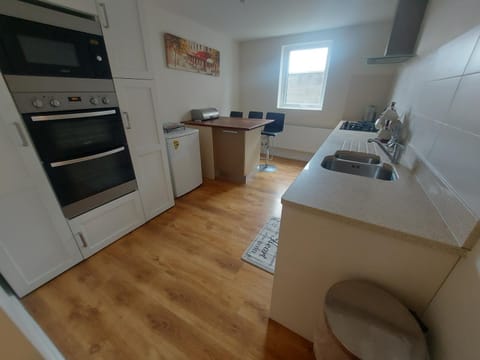 Kitchen or kitchenette, minibar, pet friendly, stove