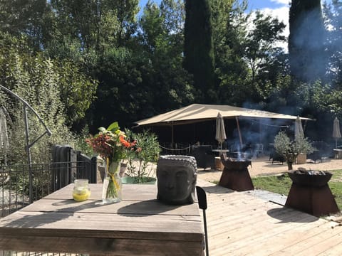 Patio, BBQ facilities