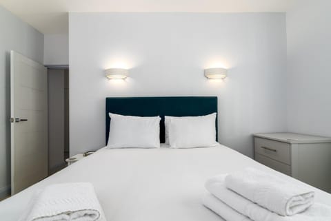 Bed, Photo of the whole room, Bedroom, towels, wardrobe