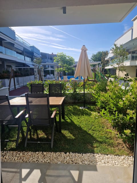 Day, Garden, Balcony/Terrace, Garden view