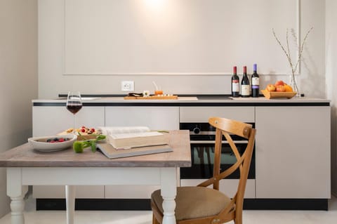 Kitchen or kitchenette, Living room