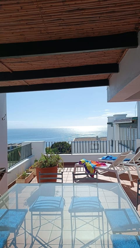 Hill House Holiday - Back-up Power Sea Views Apartment in Plettenberg Bay