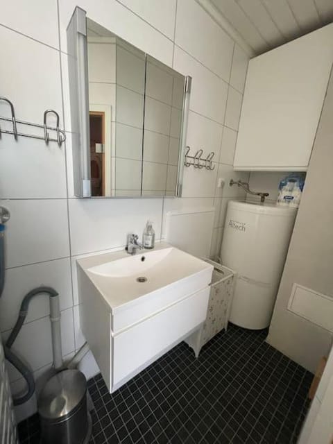 Moderne leilighet med badstue og havutsikt Apartment in Lofoten