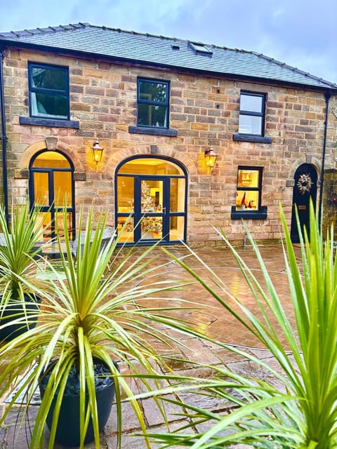 The Coach House central location fantastic Views House in Matlock